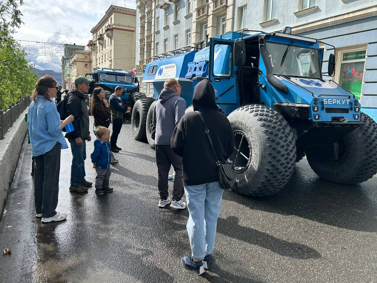 Техника «Единства» на выставке